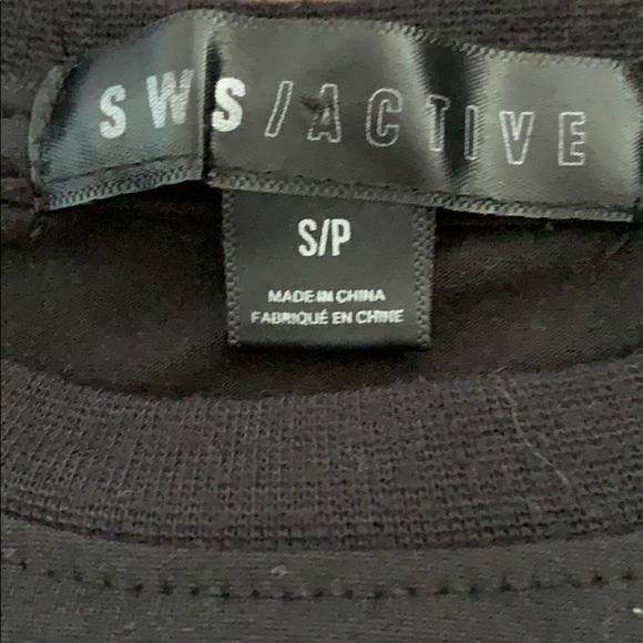 black cropped thin sweater - Picture 2 of 3